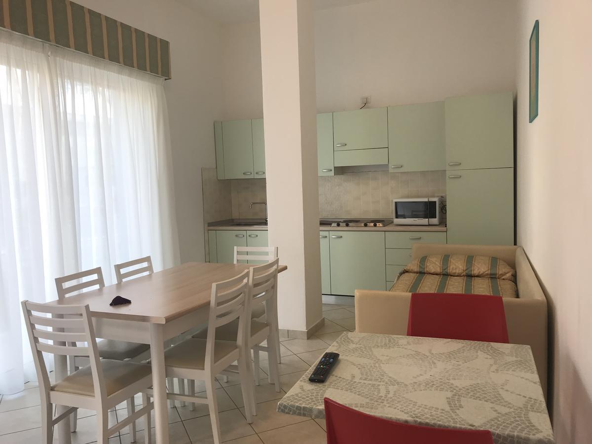 Roma Suite Apartments Cervia Bagian luar foto